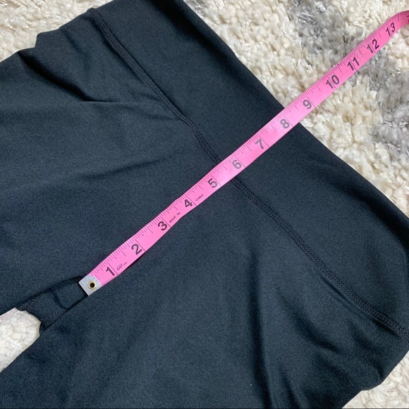 FABLETICS Black Cropped Workout Leggings Small - Picture 7 of 9